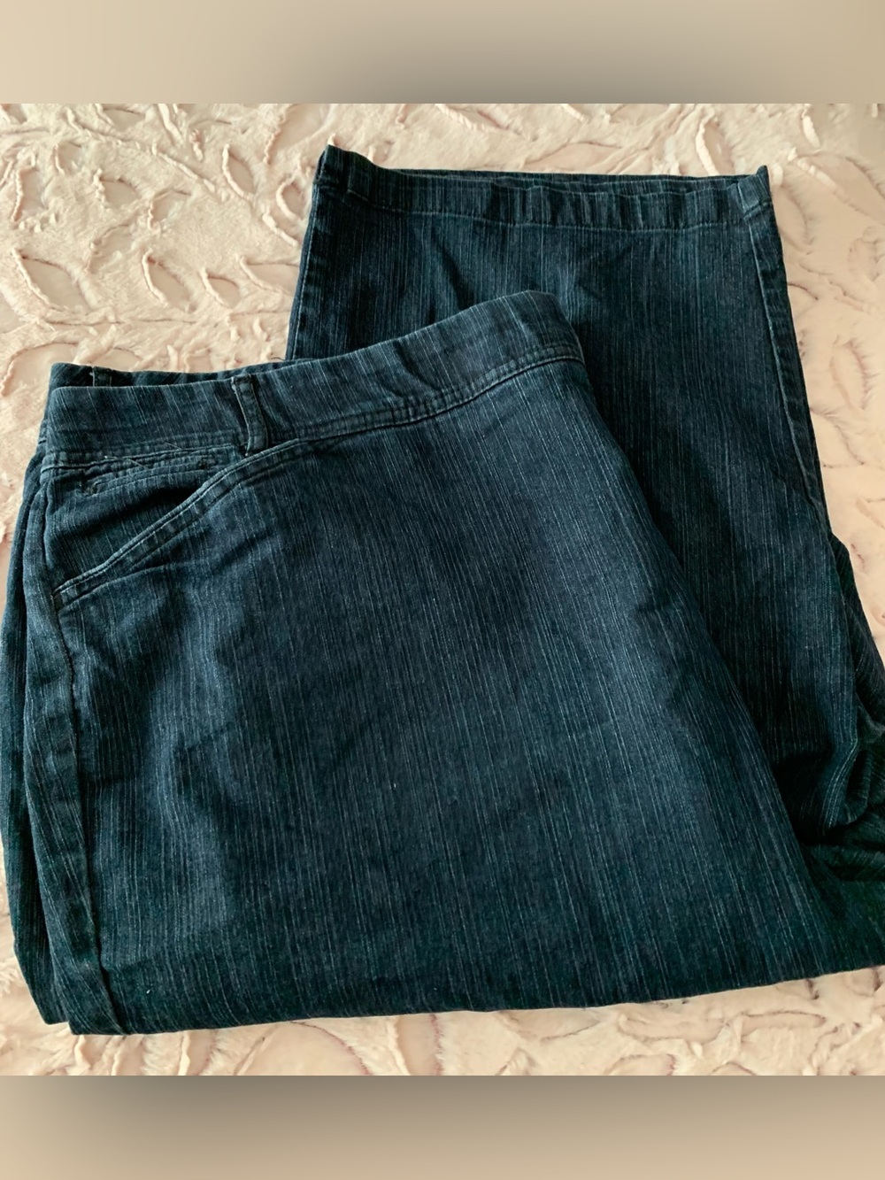 Womens Dark Wash Denim CJ Banks Capri Pants Size 24W Comfort Waist